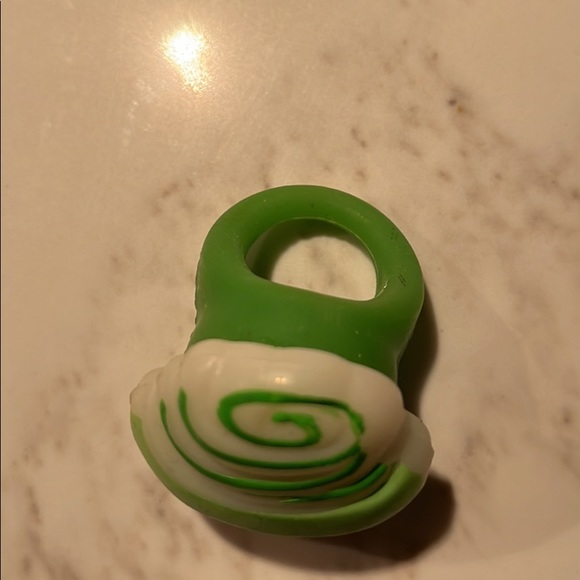 6 Rings that light up when you press the button! - Picture 8 of 9